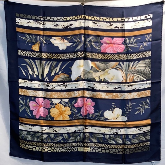 Salvador Ferragamo silk scarf blue boarder with hibiscus and lilies animal print - Picture 7 of 13